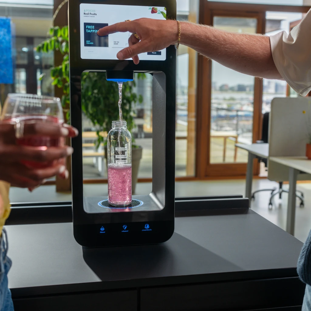 Updated-Edit-Aquablue_4_by Isabell Janssen - Outsider.i_.JPG.jpg