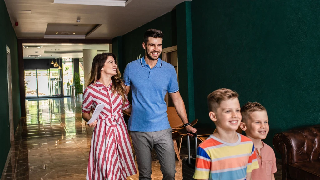 Family entering the hotel-min.JPG